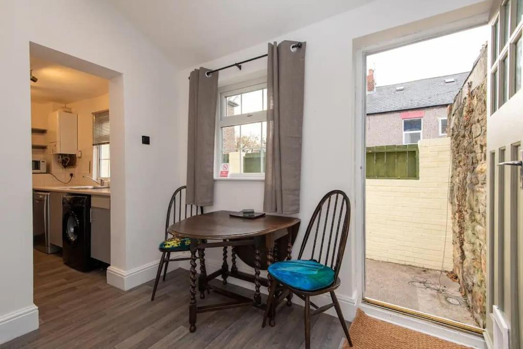 Peaceful Home From Home - Spacious 3 Bedroom House Accommodating 7 - Ideal For Families And Workers Gateshead Εξωτερικό φωτογραφία