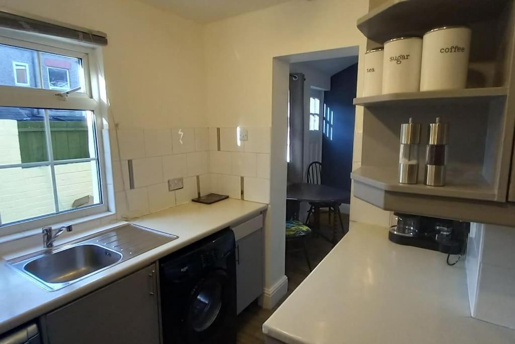 Peaceful Home From Home - Spacious 3 Bedroom House Accommodating 7 - Ideal For Families And Workers Gateshead Εξωτερικό φωτογραφία